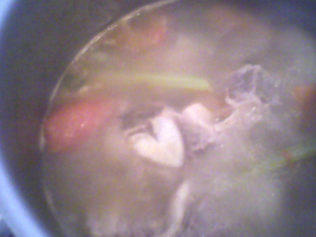 immagini di un cuore che si è formato nella zuppa