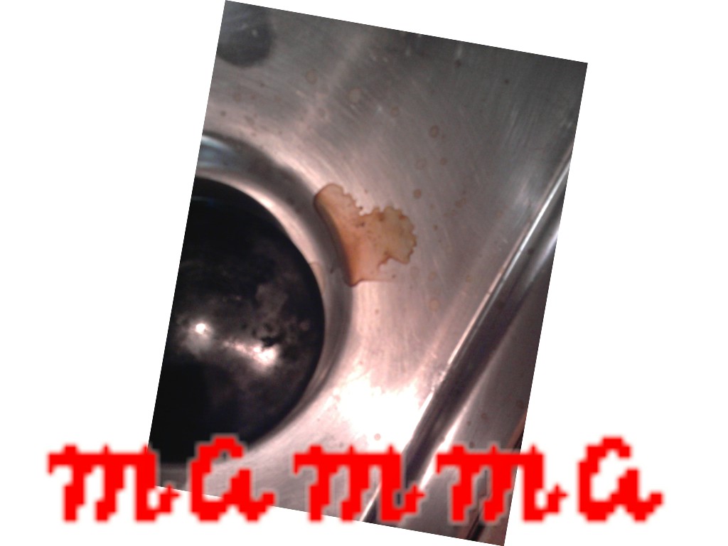 immagine di un cuore che si è formato dal caffè