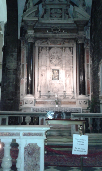 sfera di luce nella Chiesa di San Lorenzo Portovenere 